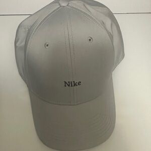 Nike Light Gray Baseball Cap